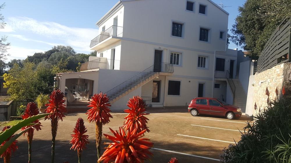 Corsica Hostel Porto-Vecchio, Partie Dortoirs Buitenkant foto